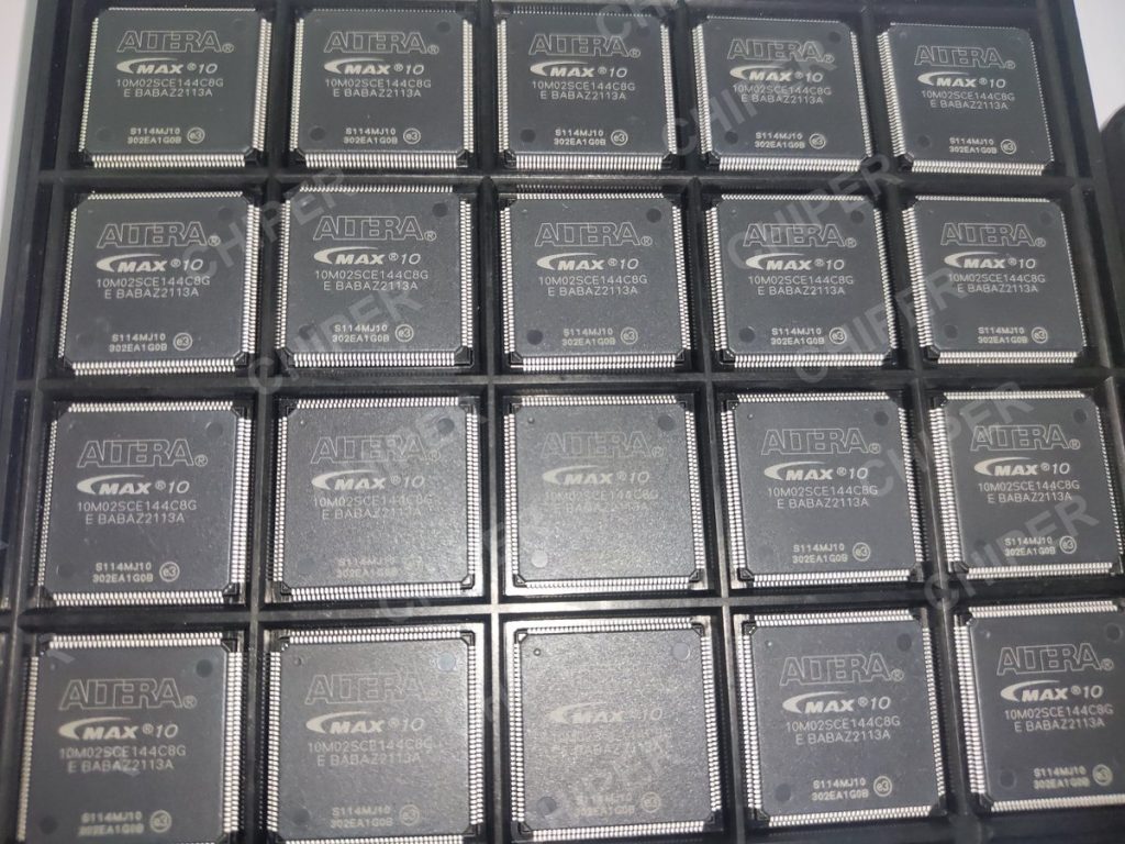 10M02SCE144C8G-